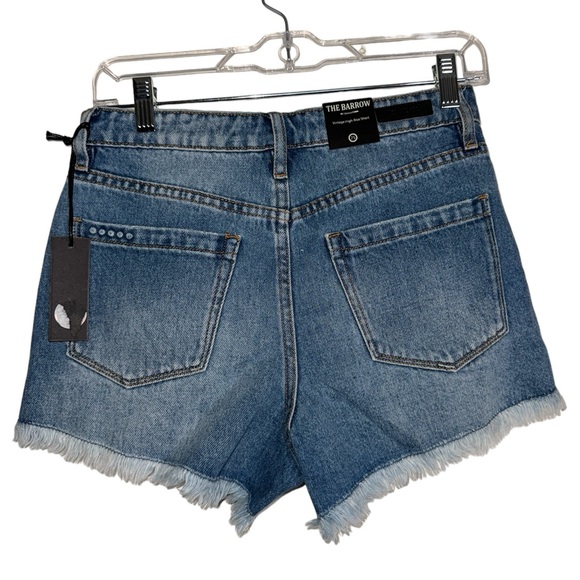 💙 NWT! Blank NYC Button Fly Distressed Shorts - Picture 2 of 6